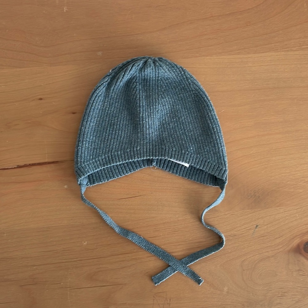Blue Zara knit baby bonnet. Size 1-6 months